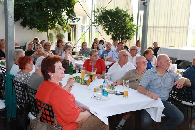 Im Gwächshaus waren alle Plätze besetzt. | Foto: Udo Dreier