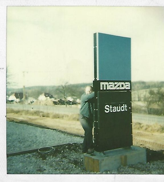 Werner Staudt beim Baubeginn (1988) für das heutige Autohaus | Foto: AH Staudt