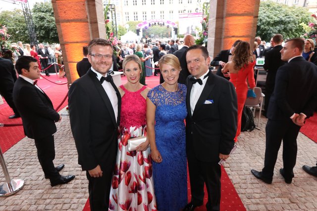 Nürnbergs CSU-Chef Marcus König (l.) mit Ehefrau Anke (2.v.l.) und Rechtsanwalt Tobias Schmidt mit Ehefrau Martina.