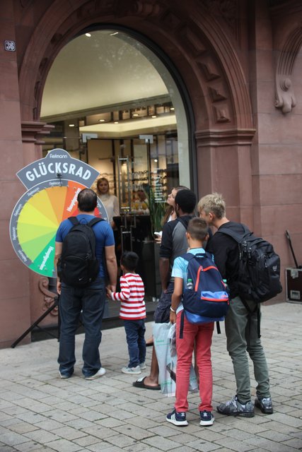 Das Team und die Kunden freuten sich über die Wiedereröffnung nach viermonatiger Umbaupause. | Foto: Arthur Kreklau