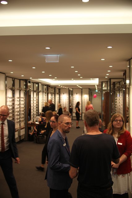 Das Team und die Kunden freuten sich über die Wiedereröffnung nach viermonatiger Umbaupause. | Foto: Arthur Kreklau