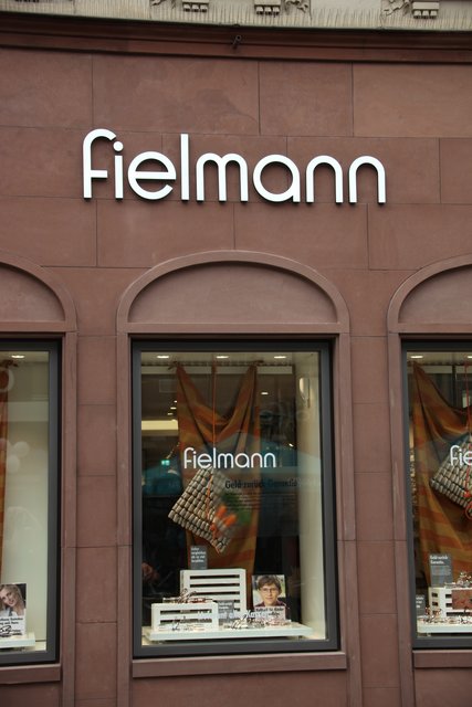 Das Team und die Kunden freuten sich über die Wiedereröffnung nach viermonatiger Umbaupause. | Foto: Arthur Kreklau