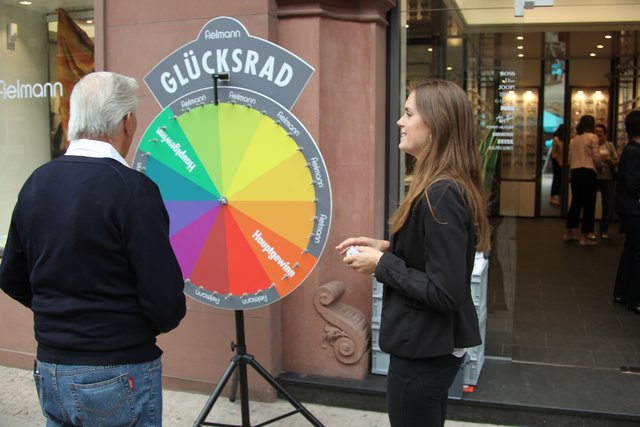 Das Team und die Kunden freuten sich über die Wiedereröffnung nach viermonatiger Umbaupause. | Foto: Arthur Kreklau