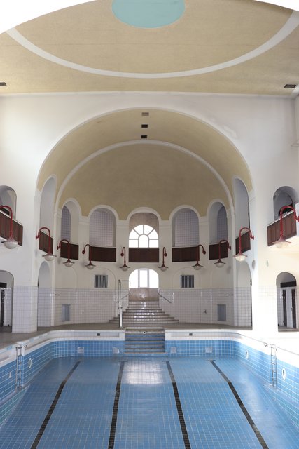 Ein Traum: Das 1914 eröffnete Volksbad bekommt bald wieder Wasser. | Foto: Nicole Fuchsbauer