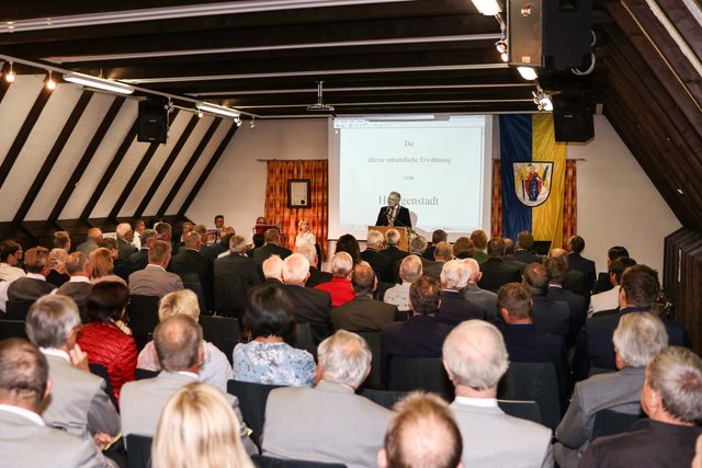 Festakt 850 Jahre Heiligenstadt in der Oertelscheune. | Foto: Nicole Fuchsbauer