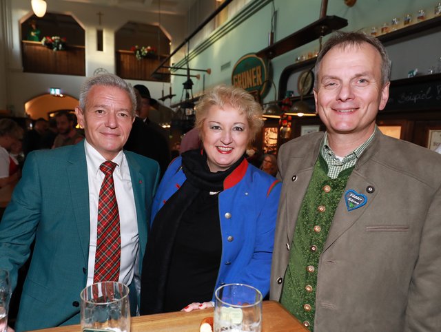 Landtagsabgeordneter Horst Arnold, Landtagsabgeordnete Petra Guttenberger und Wirtschaftsreferent Horst Müller | Foto: Udo Dreier