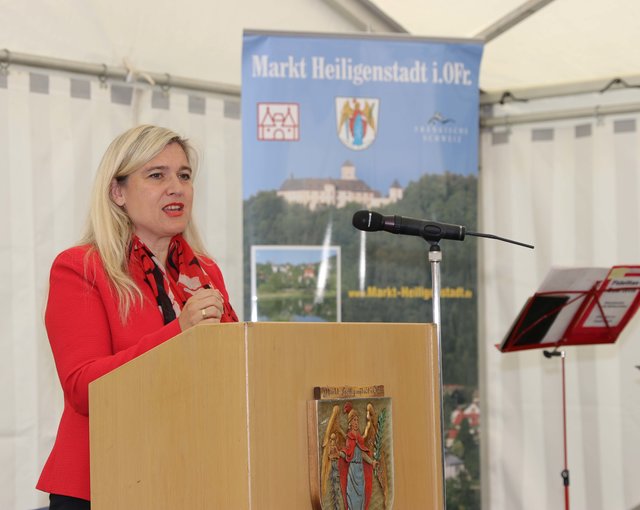 Staatsministerin für Gesundheit und Pflege Melanie Huml sprach ein Grußwort. | Foto: Nicole Fuchsbauer