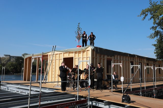 Richtfest für den Neubau der Energie- und Umweltstation auf dem Wöhrder See. | Foto: Udo Dreier