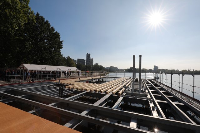 Richtfest für den Neubau der Energie- und Umweltstation auf dem Wöhrder See. | Foto: Udo Dreier