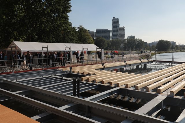 Richtfest für den Neubau der Energie- und Umweltstation auf dem Wöhrder See. | Foto: Udo Dreier