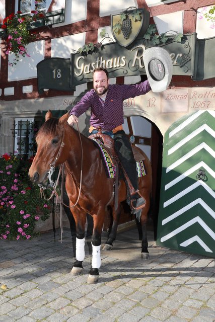 Timo Reichart mit Quarter Horse Wallach. | Foto: Udo Dreier