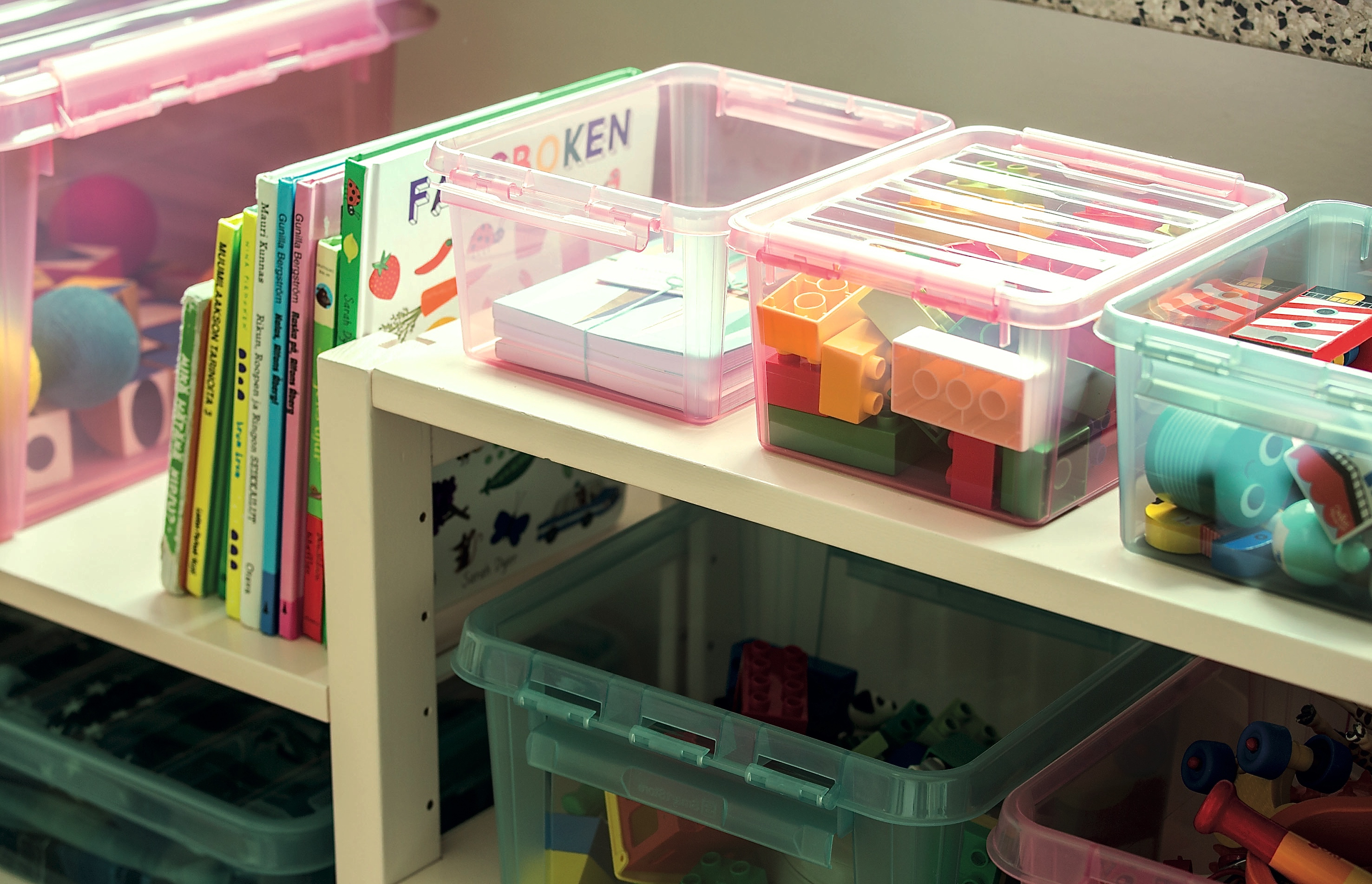 Übersichtliche Boxen helfen beim Ordnung halten. Foto: SmartStore/akz-o