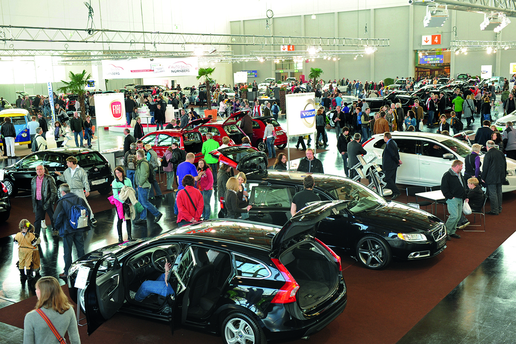 Vom 1. bis zum 4. November 2018 präsentieren Automobilhändler aus der Region die Trends und Neuheiten im Autosalon Nürnberg. Parallel zur Consumenta, rollt eine große Auswahl an Fahrzeugen in die Halle 8 des Nürnberger Messezentrums.