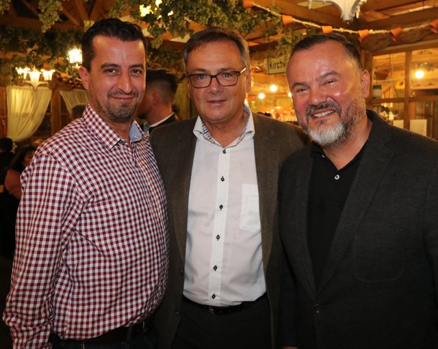 Tucher-Geschäftsführer und Kleeblatt-Präsident Fred Höfler (M.) mit Unternehmer Murat Baydemir (r.) und Murat Erdogan, Geschäftsführer Hotel Bomonti. | Foto: © John R. Braun