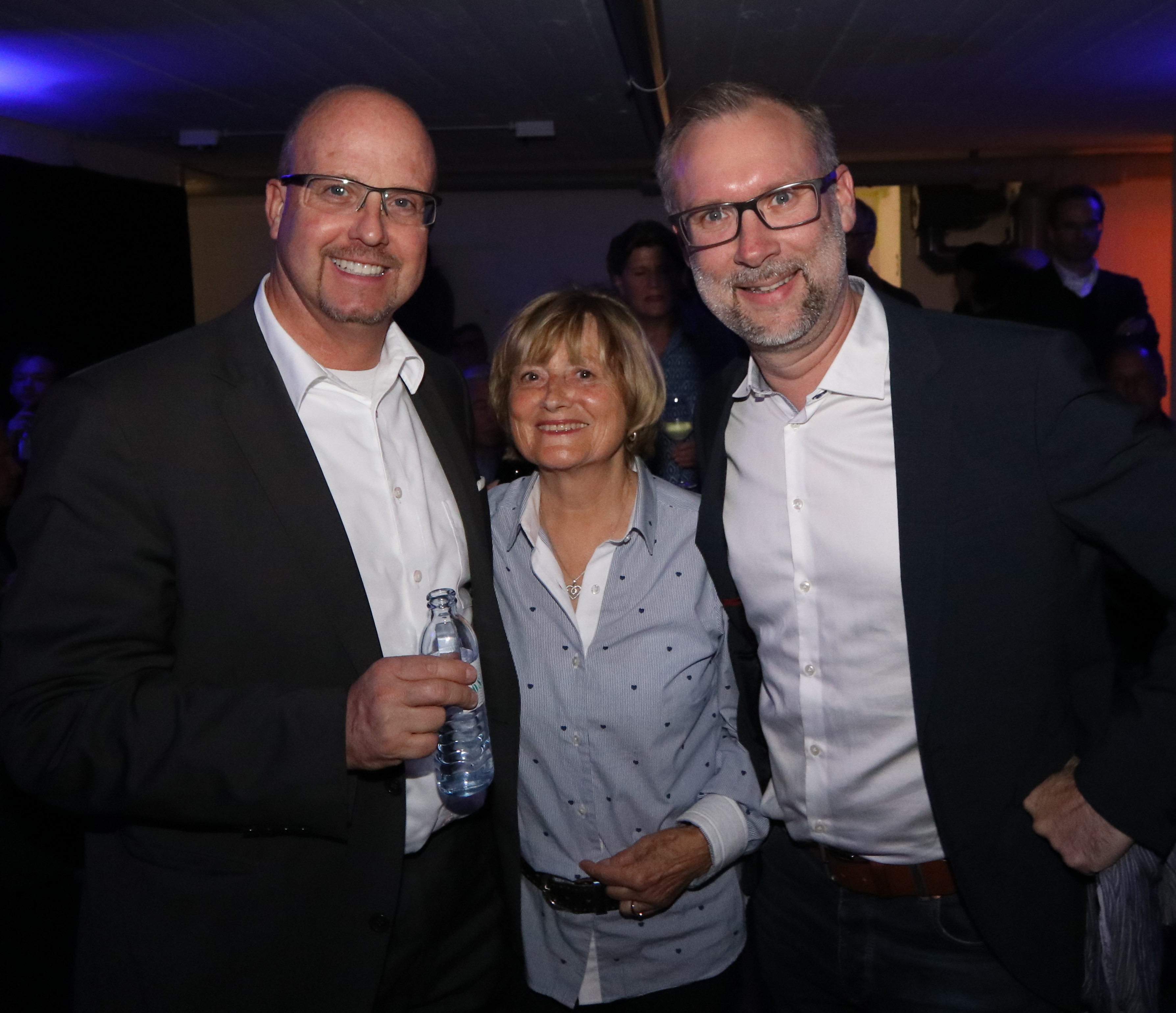 Agentur-Chef Simon Röschke (re.) und Schultheiß Projektentwicklungs-Vorstand Dr. Gunter Krämer mit Edith Schuster.