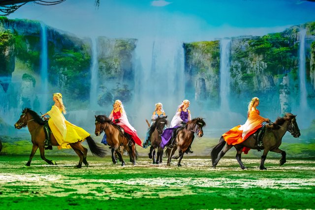 Islandpferde-Quadrille vom Showteam Lipperthof. | Foto: ©CAVALLUNA