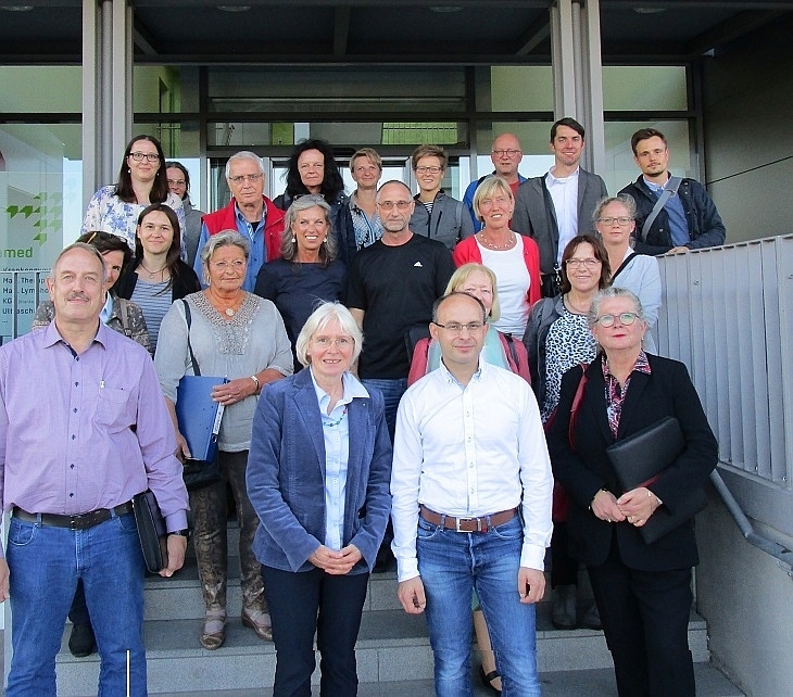Mitglieder der psychosozialen Arbeitsgemeinschaft (PSAG) und der Gesundheitsregion plus Landkreis Forchheim besichtigten die Psychiatrische Tagesklinik Forchheim.