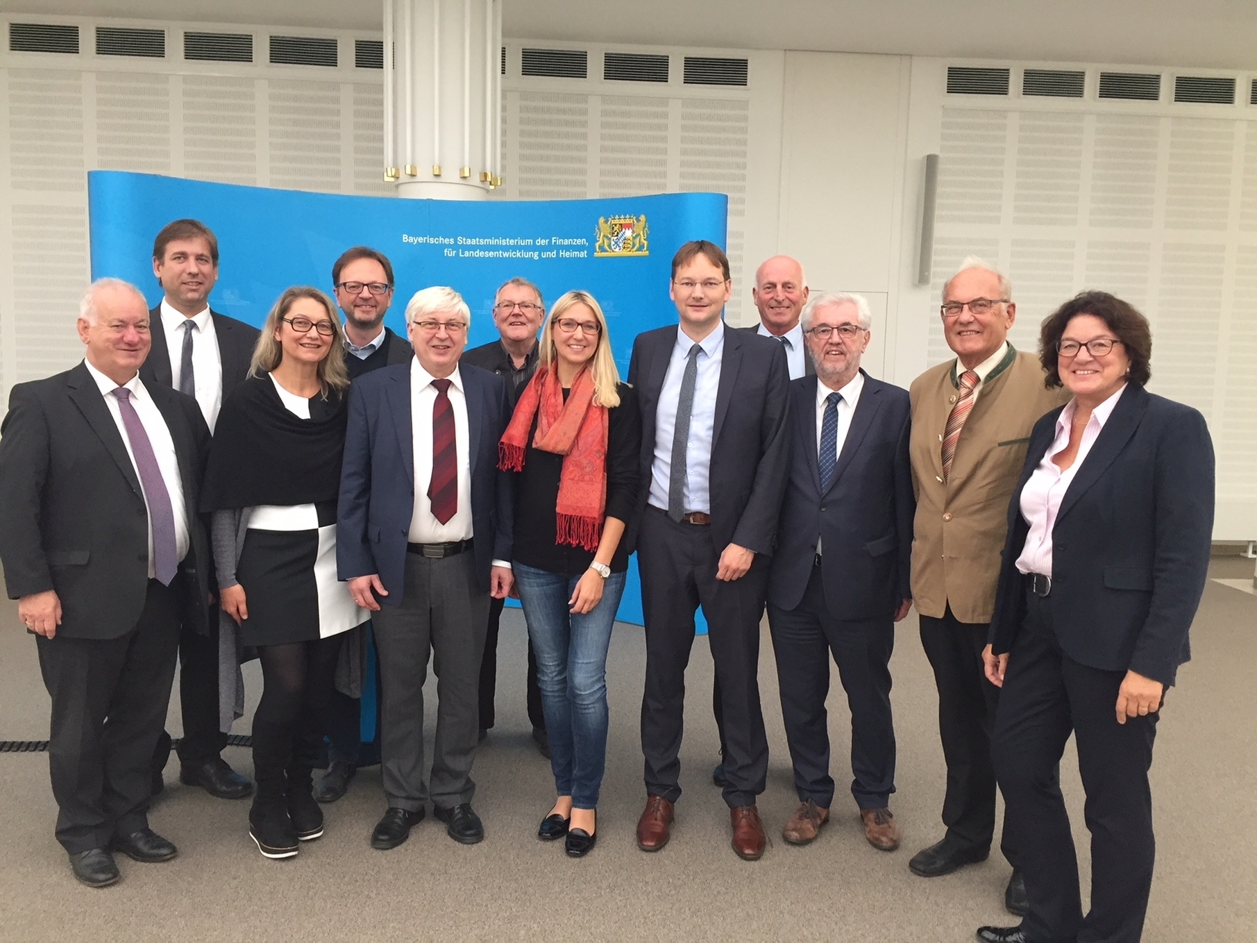 Von links : Bgm. Rudi Braun Weißenohe, Landrat Dr. Herrmann Ulm, Kerstin Homberg, Vizepräsidentin Fränkischer Sängerbund, Bundeschorleiter Dr. Gerald Fink, Prof. Dr. Friedhelm Brusniak, Präsident des Fränkischen Sängerbundes mit weiteren Vereinsmitgliedern.