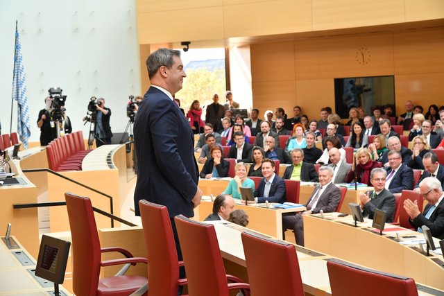 Applaus für Dr. Markus Söder nach der Abstimmung. | Foto: © Bildarchiv Bayerischer Landtag/Rolf Poss