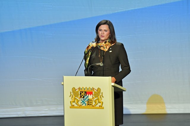 Landtagspräsidentin Ilse Aigner bei ihrer Ansprache. | Foto: © Bildarchiv Bayerischer Landtag/Rolf Poss