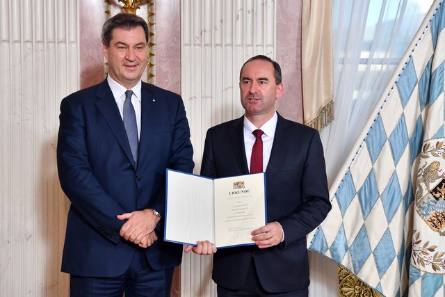 Ministerpräsident Dr. Markus Söder, MdL, und Hubert Aiwanger, MdL, Staatsminister für Wirtschaft, Landesentwicklung und Energie und Stellvertretender Ministerpräsident. | Foto: Joerg Koch/ Bayerische Staatskanzlei
