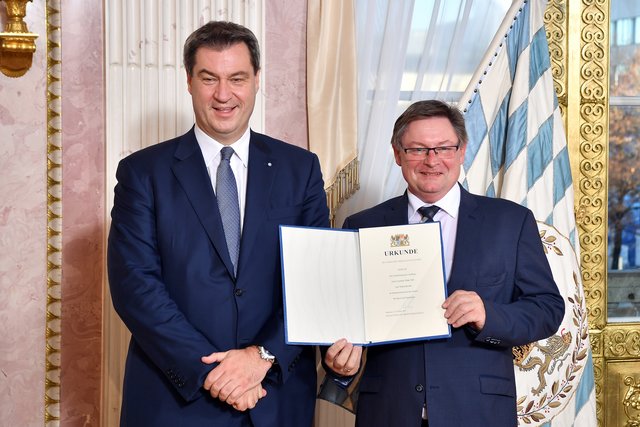 Ministerpräsident Dr. Markus Söder, MdL, und Gerhard Eck, MdL, Staatssekretär im Bayerischen Staatsministerium des Innern, für Sport und Integration. | Foto: Joerg Koch/ Bayerische Staatskanzlei