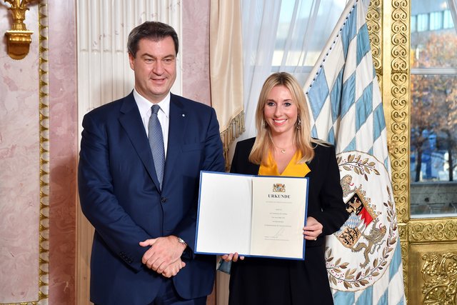 Ministerpräsident Dr. Markus Söder, MdL, und Anna Stolz, MdL, Staatssekretärin im Bayerischen Staatsministerium für Unterricht und Kultus. | Foto: Joerg Koch/ Bayerische Staatskanzlei