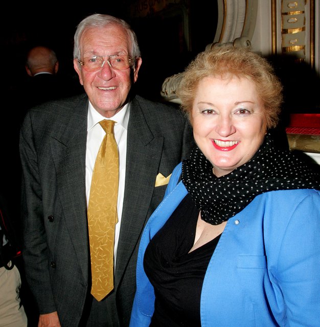 Prof. Hubert Weiler  mit  Petra Guttenberger, CSU Landtagsabgeordnete. | Foto: jrb/jk