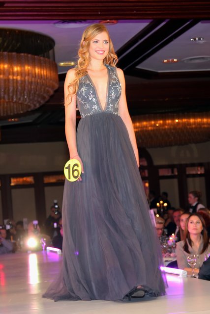 Siegerin Sophia Fröba in einem traumhaften Abendkleid. | Foto: Jürgen Friedrich