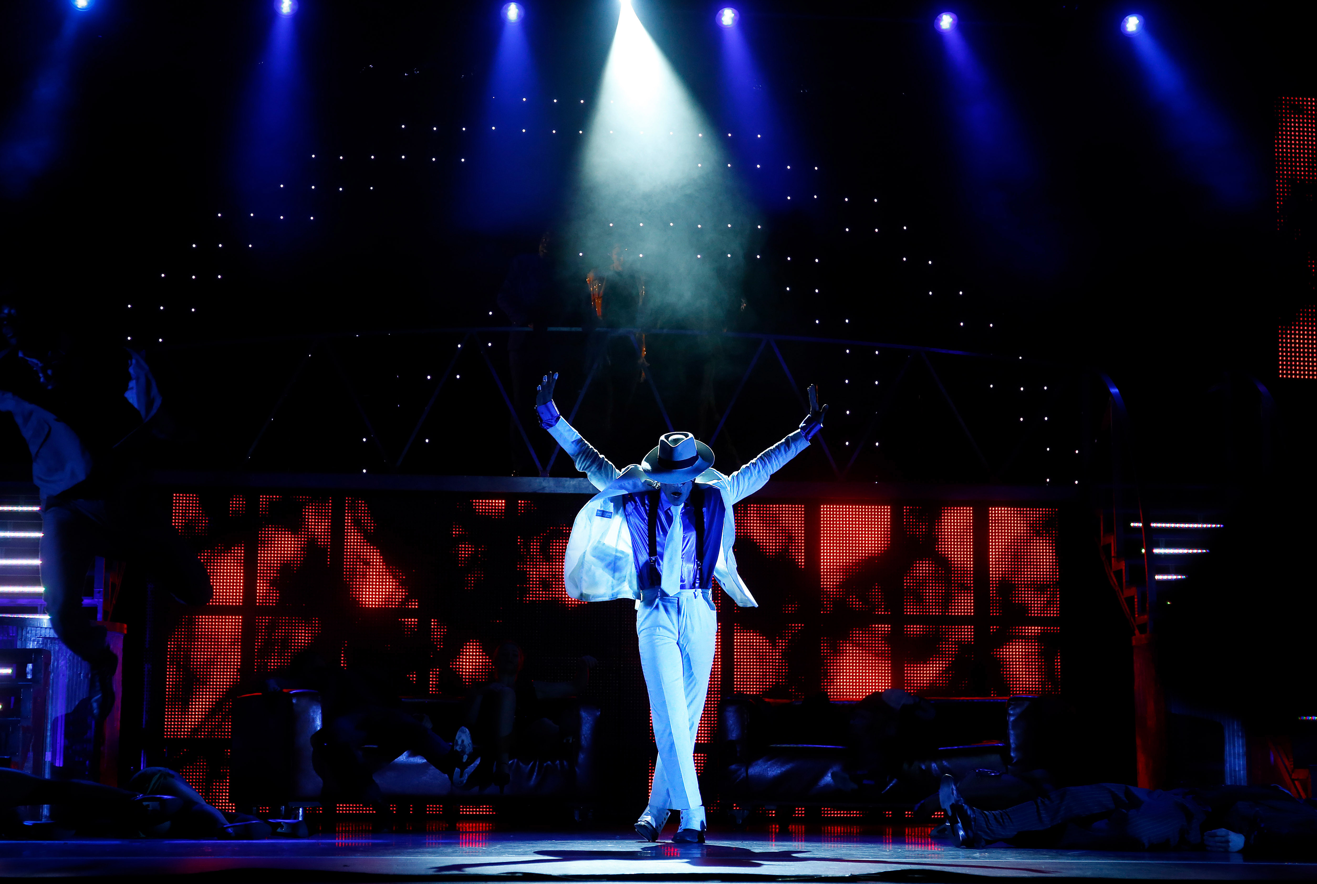 Man mag kaum seinen eigenen Augen trauen, so perfekt ist die Show des Ensembles von Thriller - Live .