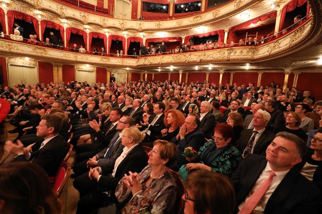 Der Samstagabend gehörte rund 500 geladenen Gästen. | Foto: Udo Dreier