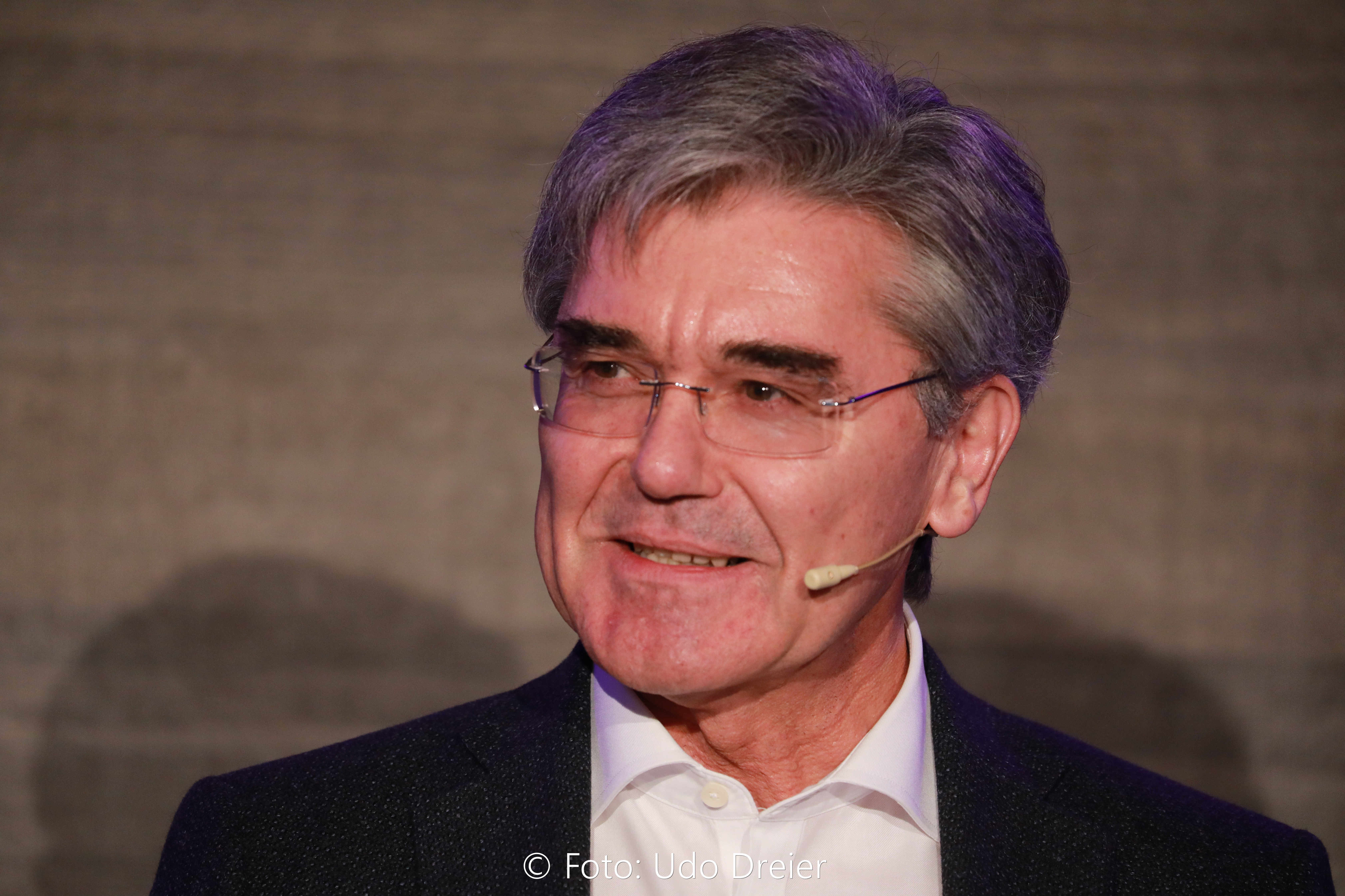 Joe Kaeser, CEO der Siemens AG, beleuchtete die Grundzüge der Vierten Industriellen Revolution. Ludwig Erhards Grundsätze können uns, modern interpretiert, auch heute zu wertvollen Einsichten leiten.