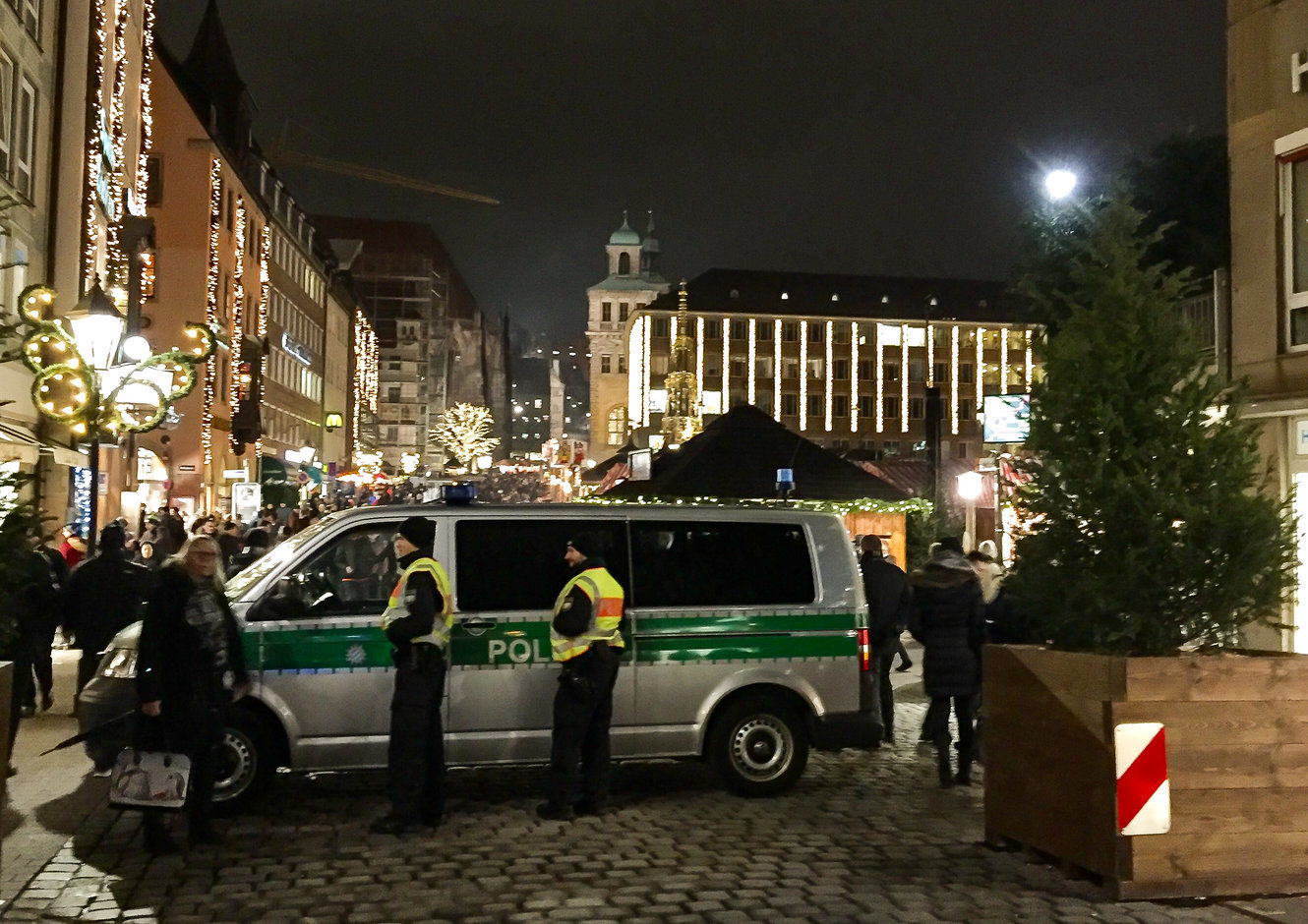 Auch dieses Jahr wird die Polizei vermehrt am Christkindlesmarkt präsent sein. Zusätzlich werden von den Beamten Informationsflyer verteilt.