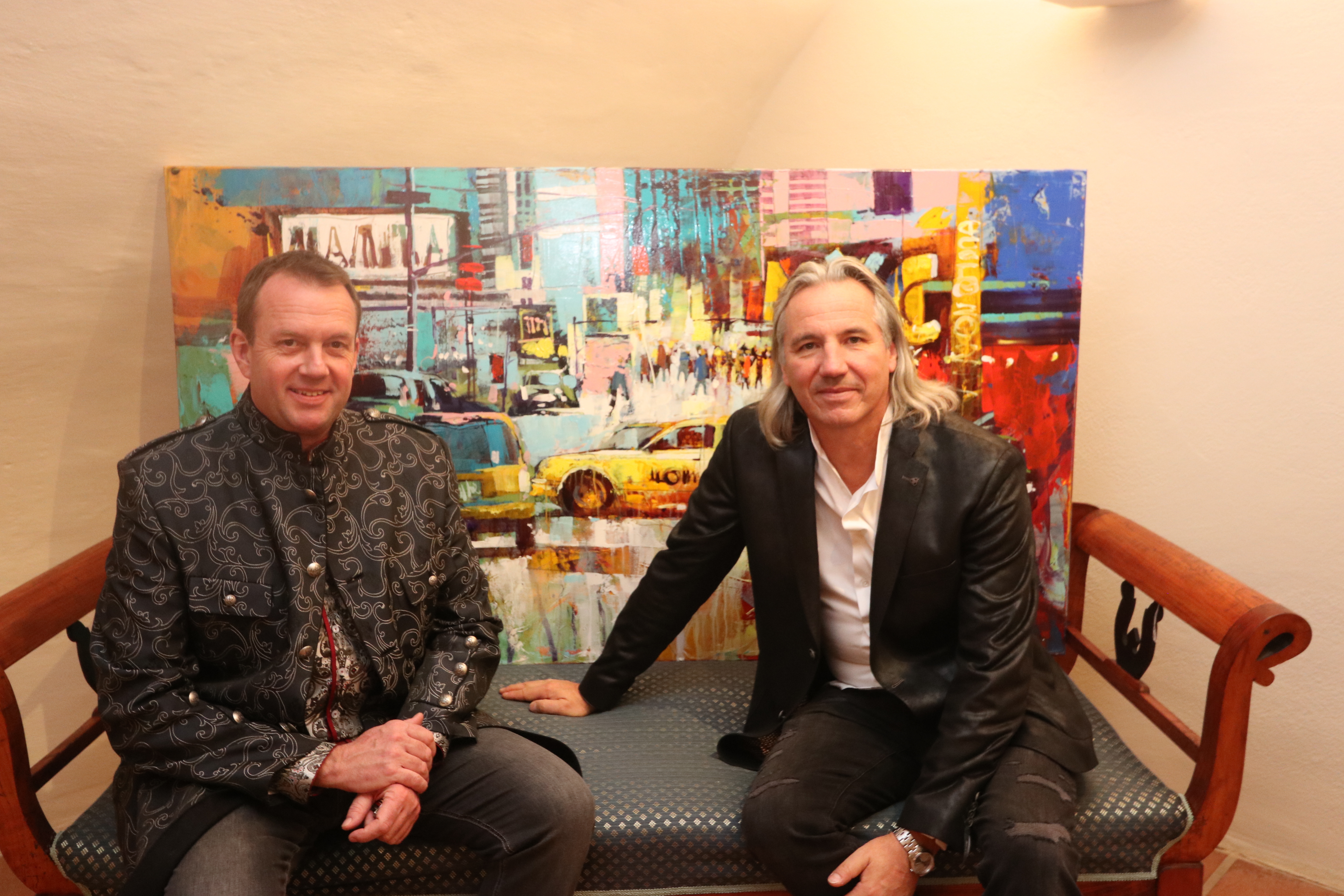 Galerist Jörg-Steffen Meister (l.) und der Künstler VOKA.