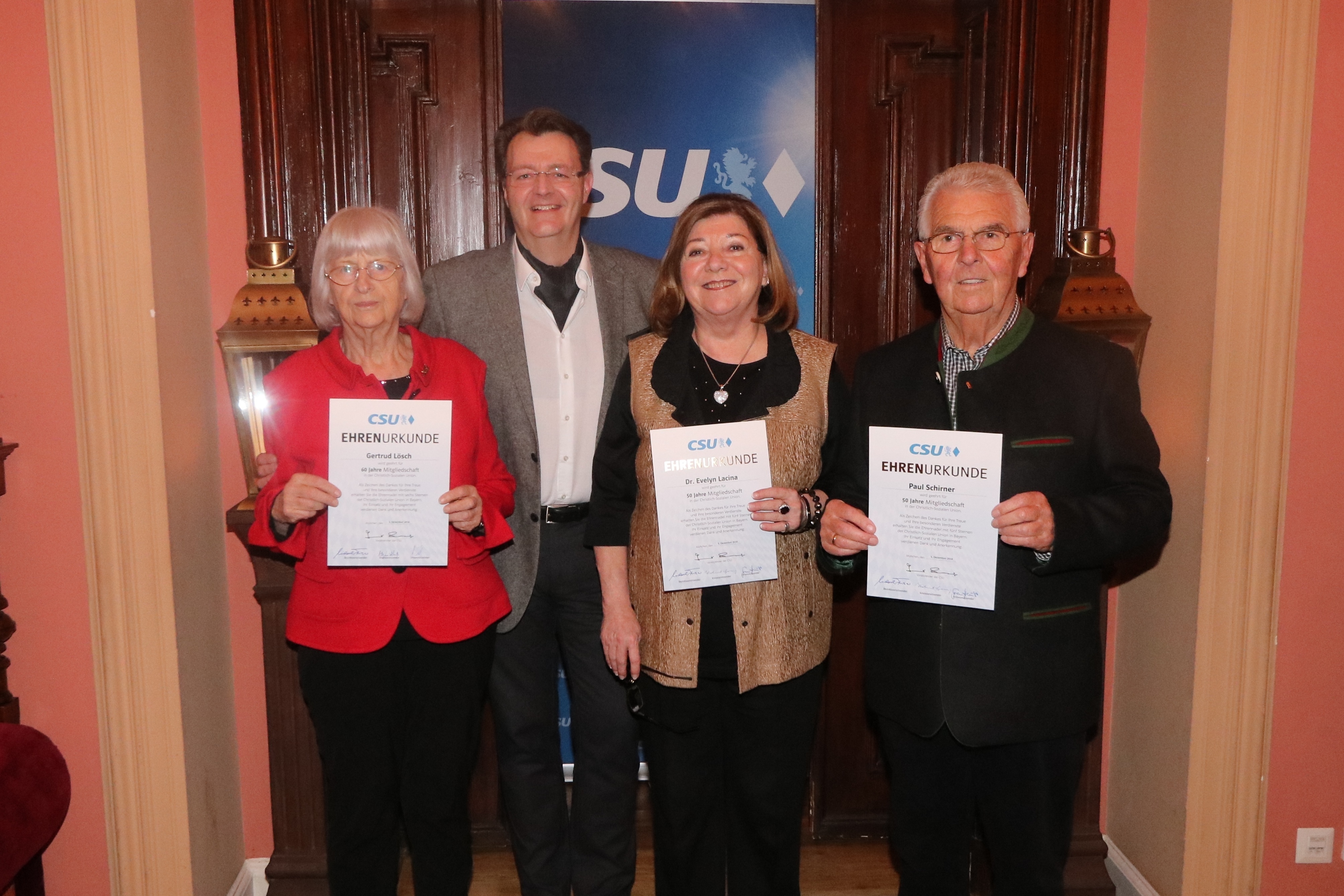 Jubilarehrung 2018 1: (v.l.) Gertrud Lösch, Michael Frieser, Dr. Evelyn Lacina und Paul Schirner.