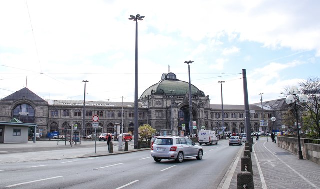 Eine 24-stündige Alkoholverbotszone wurde Bereich des Hauptbahnhofs eingerichtet. | Foto: Nicole Fuchsbauer