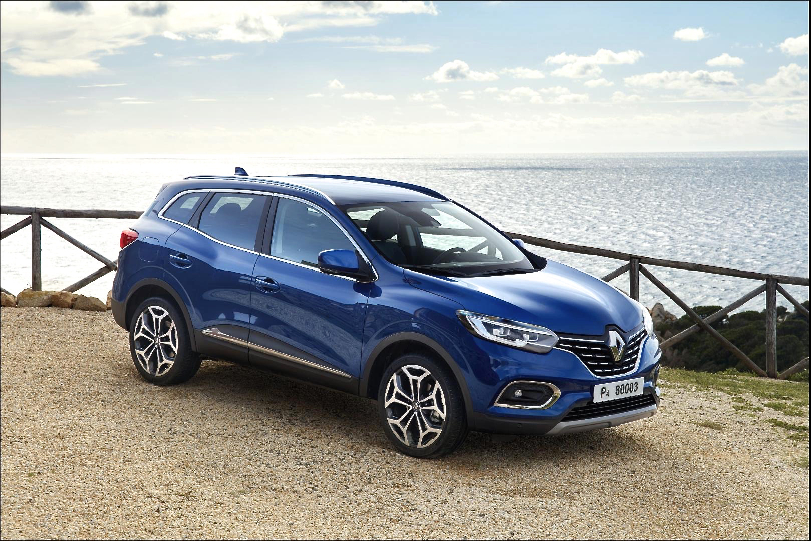 Kompakt-SUV im klassischen Look: Der Renault Kadjar hat sein Profil etwas geschärft. Foto: Auto-Medienportal.Net/Renault