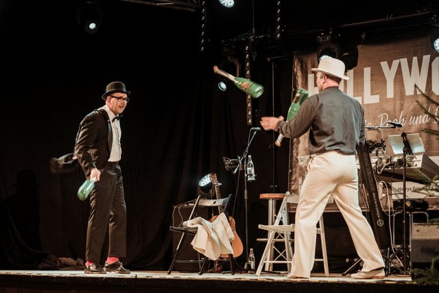 Für Unterhaltung sorgte die Gruppe "Ebel & Mai - Drunter & Drüber" aus Nürnberg mit artistischer Comedy, tollkühner Jonglage und skurriler Magie. | Foto: Feuerwehr Forchheim