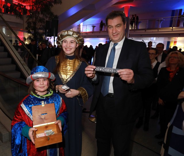 Neujahrsempfang der Stadt Nürnberg mit rund 1.500 Gästen im Foyer des NCC-West der NürnbergMesse. | Foto: Udo Dreier