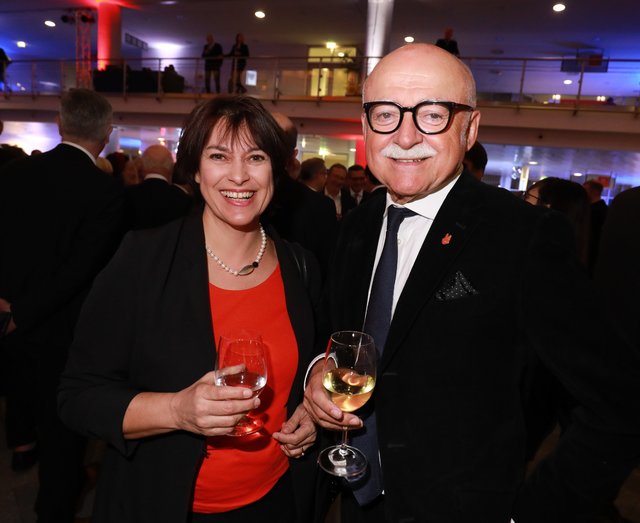 Neujahrsempfang der Stadt Nürnberg mit rund 1.500 Gästen im Foyer des NCC-West der NürnbergMesse. | Foto: Udo Dreier