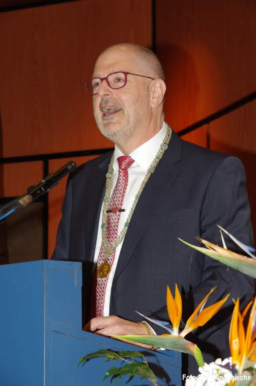 Erster Bürgermeister Thomas Zwingel ließ sich für seine Neujahrsrede von der Weihnachtsansprache des Bundespräsidenten inspirieren.