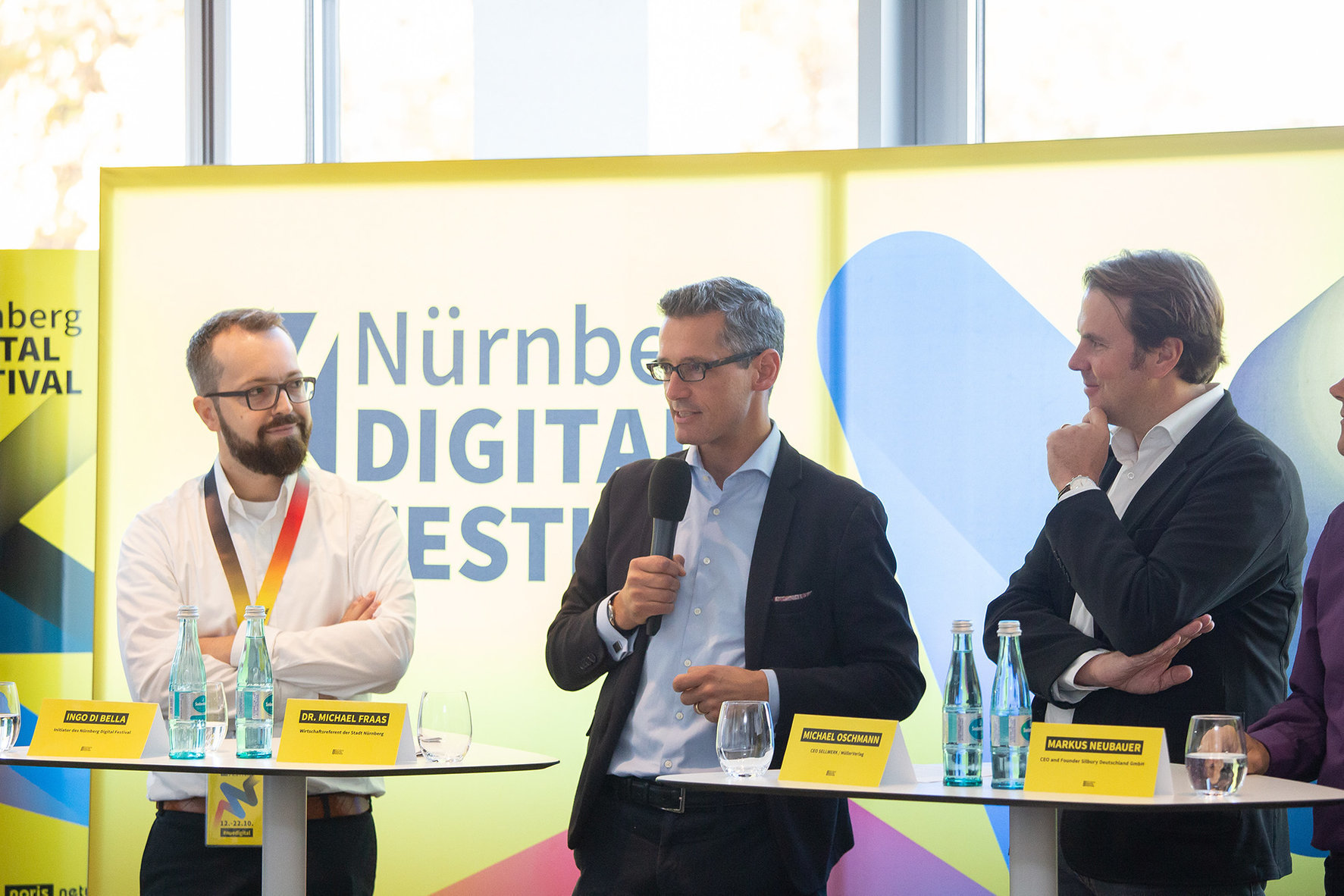 Initiator Ingo Di Bella (v.l.), Wirtschaftsreferent Dr. Michael Fraas und Gastgeber Michael Oschmann (Unternehmensfamilie Müller Medien) beim Nürnberg Digital Festival 2018.