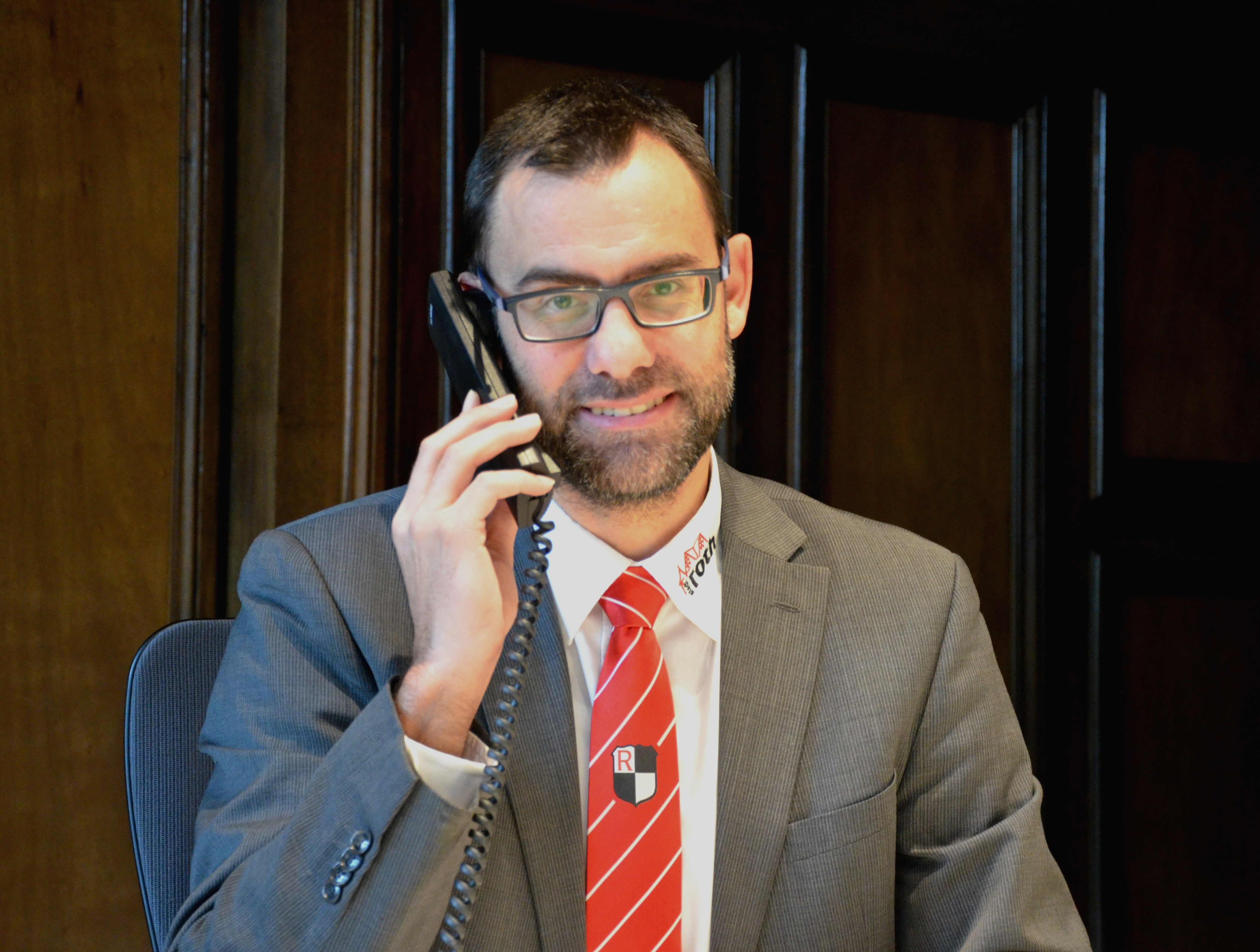Nicht nur telefonisch können sich Bürgerinnen und Bürger mit ihren Anliegen an Ralph Edelhäußer wenden: In den nächsten Monten ist der Rathauschef persönlich in den Stadtteilen vor Ort.
