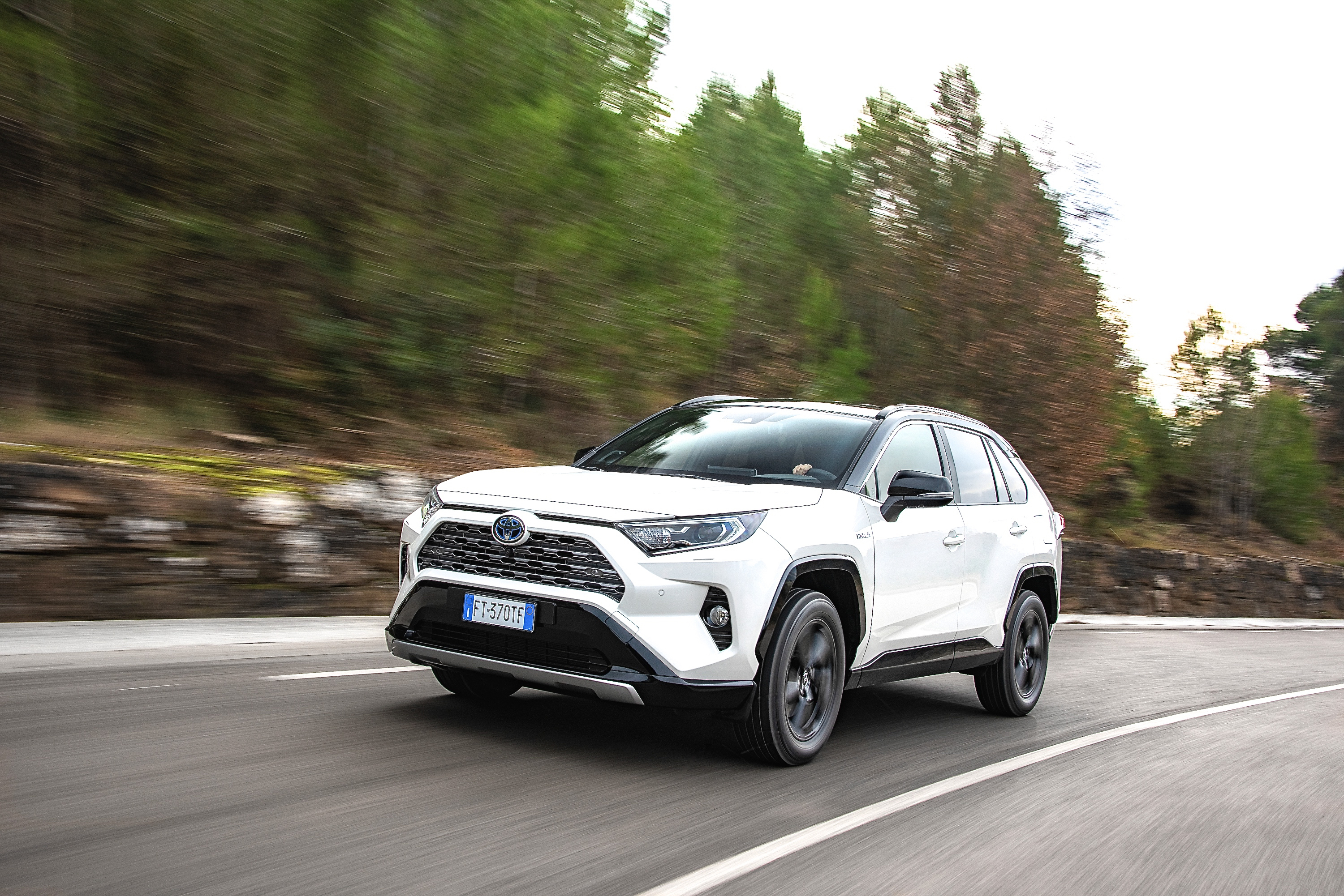 Ein dickes Lob kassiert Toyota für sein serienmäßiges Sicherheitssystem „Safety Sense“, das die Japaner für den RAV4 noch einmal erweitert haben. Foto: Auto-Medienportal.Net/Toyota