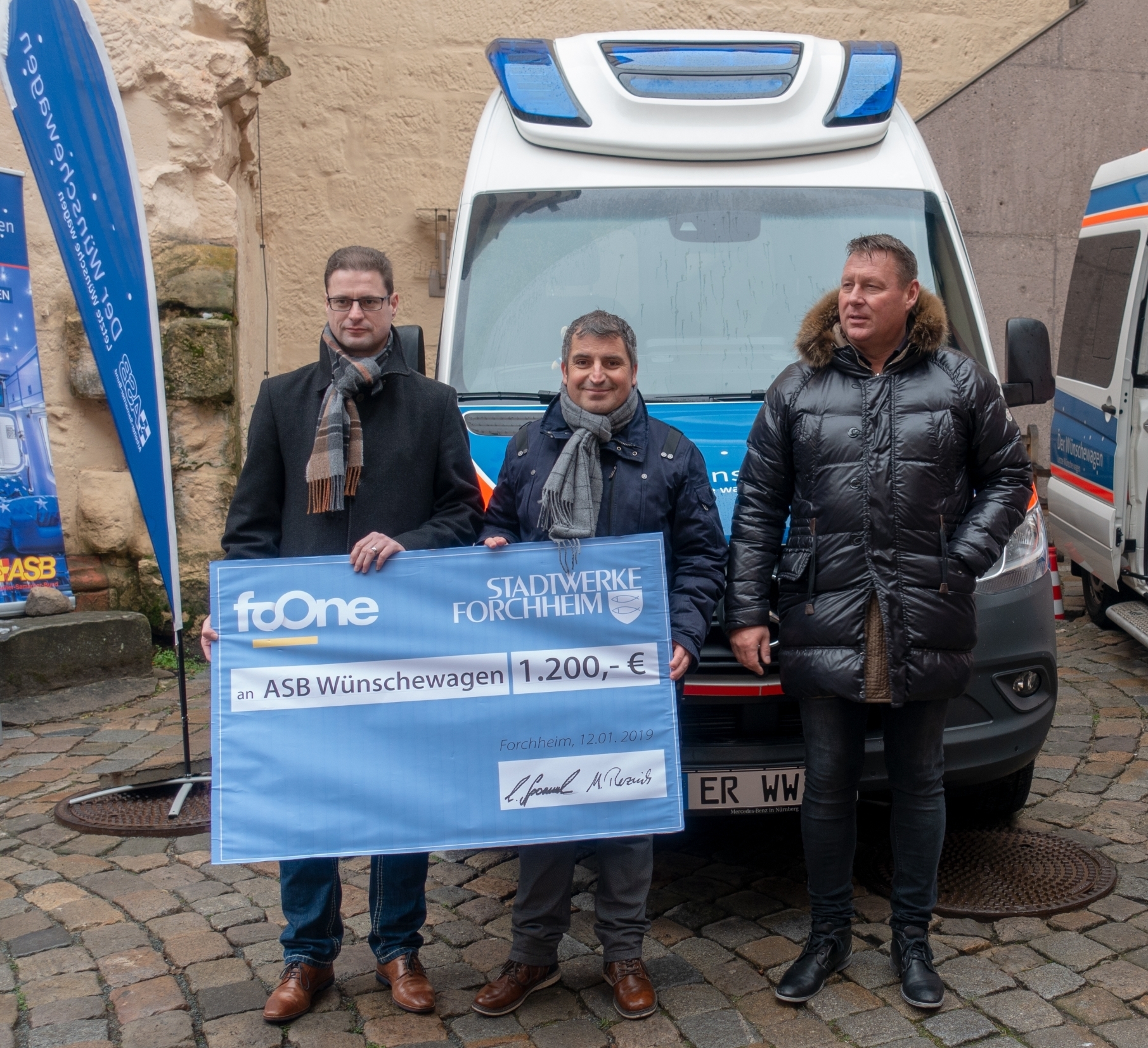Mathias Reznik (kaufmännischer Geschäftsführer), Christian Sponsel (technischer Geschäftsführer) und Stefan Schick, Vorsitzender des ASB Forchheim (v.l.).