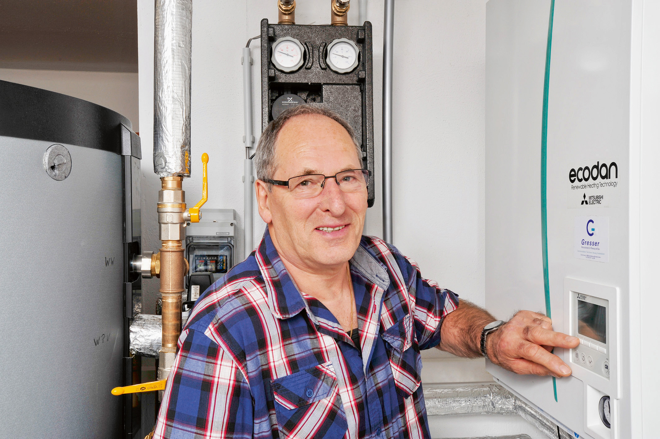 Wer sich von den fossilen Brennstoffen frei machen möchte, der investiert in eine moderne Heizungsanlage wie beispielsweise die Ecodan Luft/Wasser-Wärmepumpe von Mitsubishi Electric.