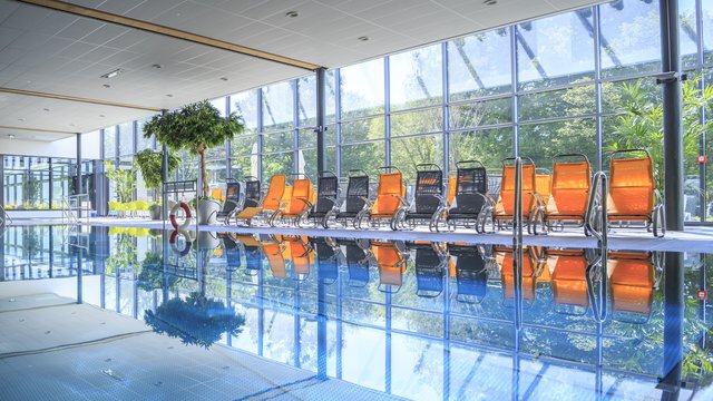Schwimmbecken im Langwasserbad Nürnberg. | Foto: © Stadt Nürnberg/NürnbergBad