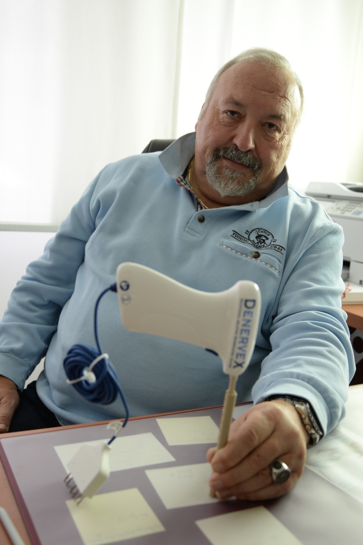 Dr. Norbert Sperke befreit auch Kassenpatienten von ihren Rückenschmerzen.