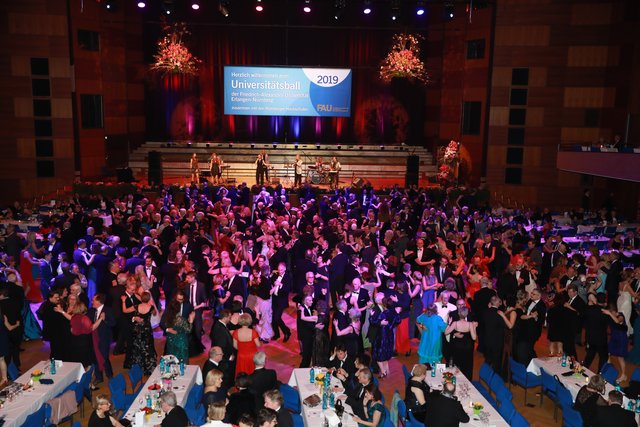 Foto: Udo Dreier - 02.02.2019 -  Nürnberg - Meistersingerhalle - Uni-Ball - Ball der Hochschulen | Foto: J.R.Braun/ Udo Dreier