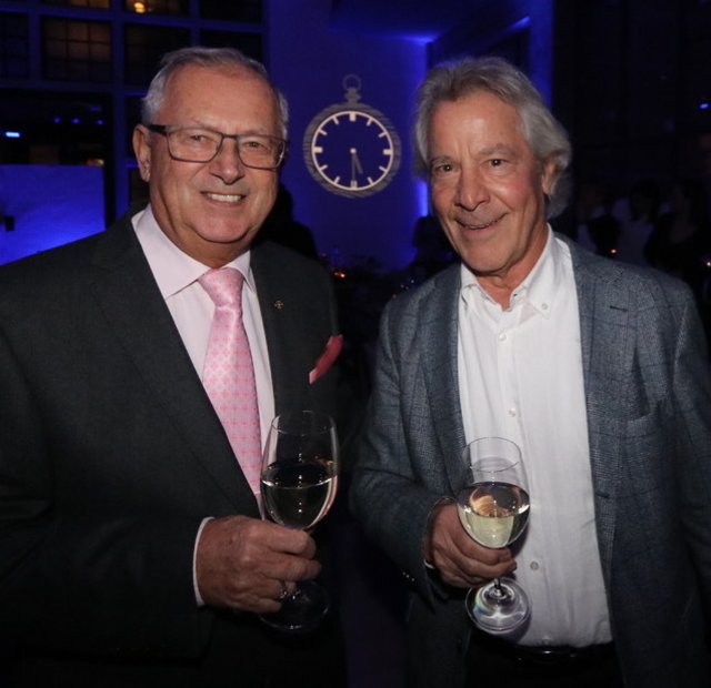 Protokollchef a.D. Willi Heidrich (li.)mit Apotheker Werner Kühnel. | Foto: © John R. Braun